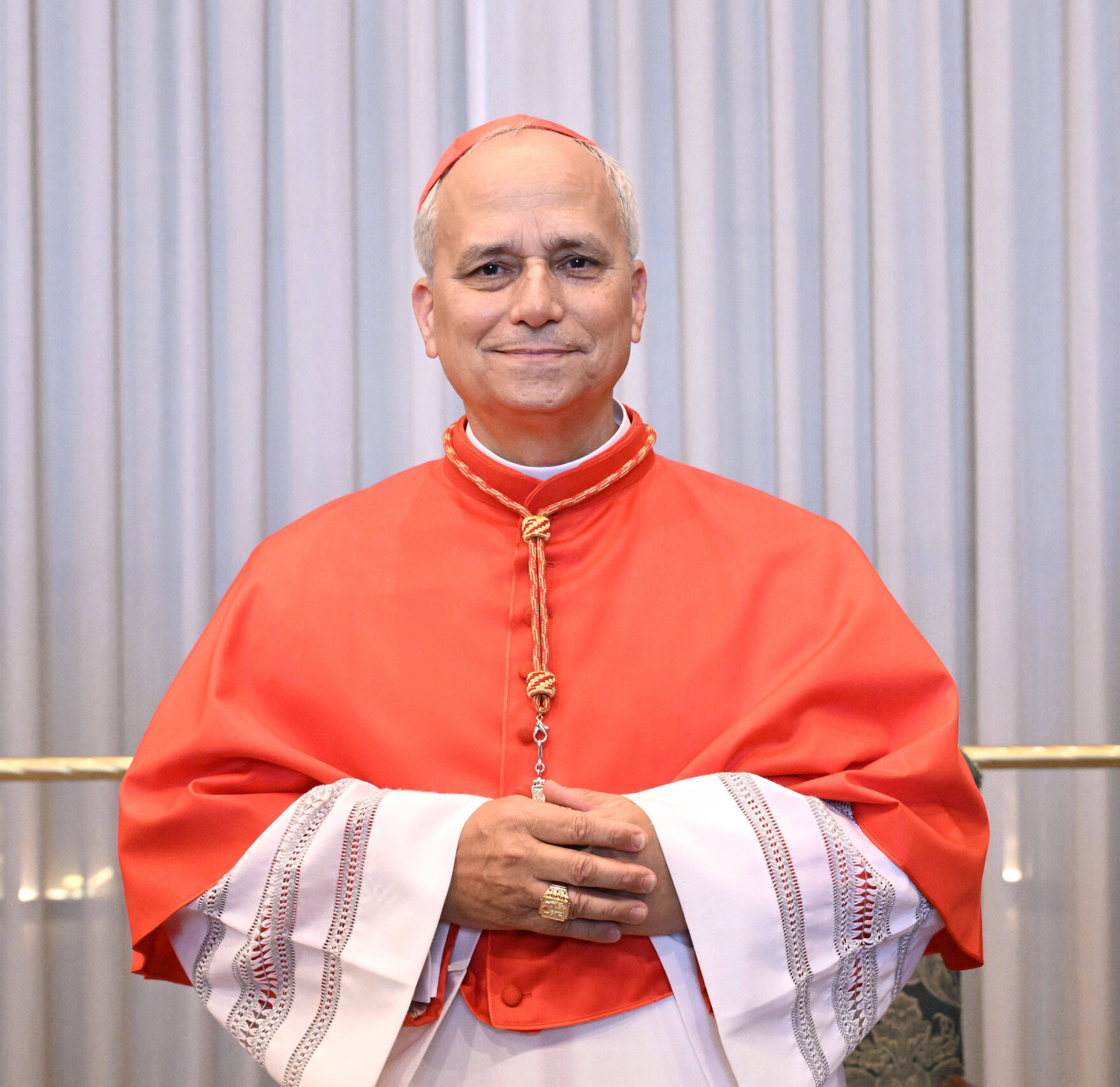 Le nouveau souverain pontife Léon XIV / The New Pontiff Leo XIV